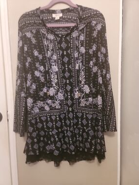 Style & Company Boho Floral Tunic Top - Black with White Print Size M